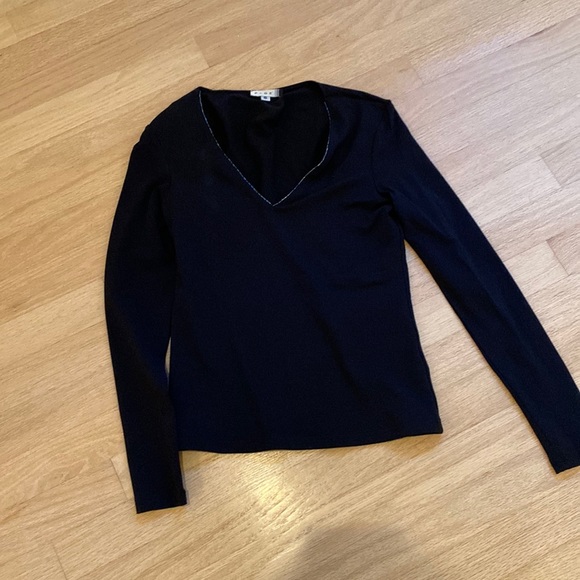 Barely worn page too with needed neckline - Picture 1 of 3